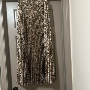 Chico's Leopard Print A-Line pleated Skirt Size 2 - 12 or Large